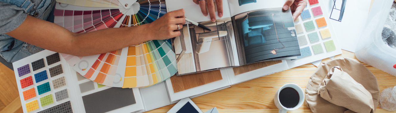 people looking at home remodeling items